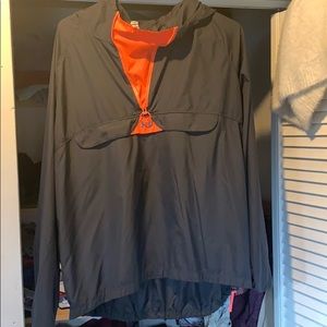 NWOT Underarmour Womens Wind breaker⭐️